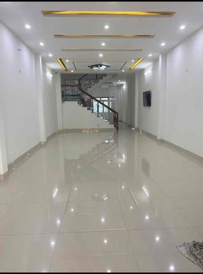 Cần cho thuê nhà 3 tầng MT Mẹ Thứ, Hòa Xuân đoạn sầm uất kinh doanh bu. Cho thuê văn phòng, mặt bằng kinh doanh tại Quận Cẩm Lệ Đà Nẵng được đăng bởi Anh Tuấn