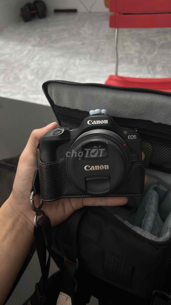 Máy ảnh Canon R100 Đen Likenew. Mua bán Máy ảnh, Máy quay tại Quận 7 Tp Hồ Chí Minh được đăng bởi Phan Lê Tuấn Kiệt hình 1