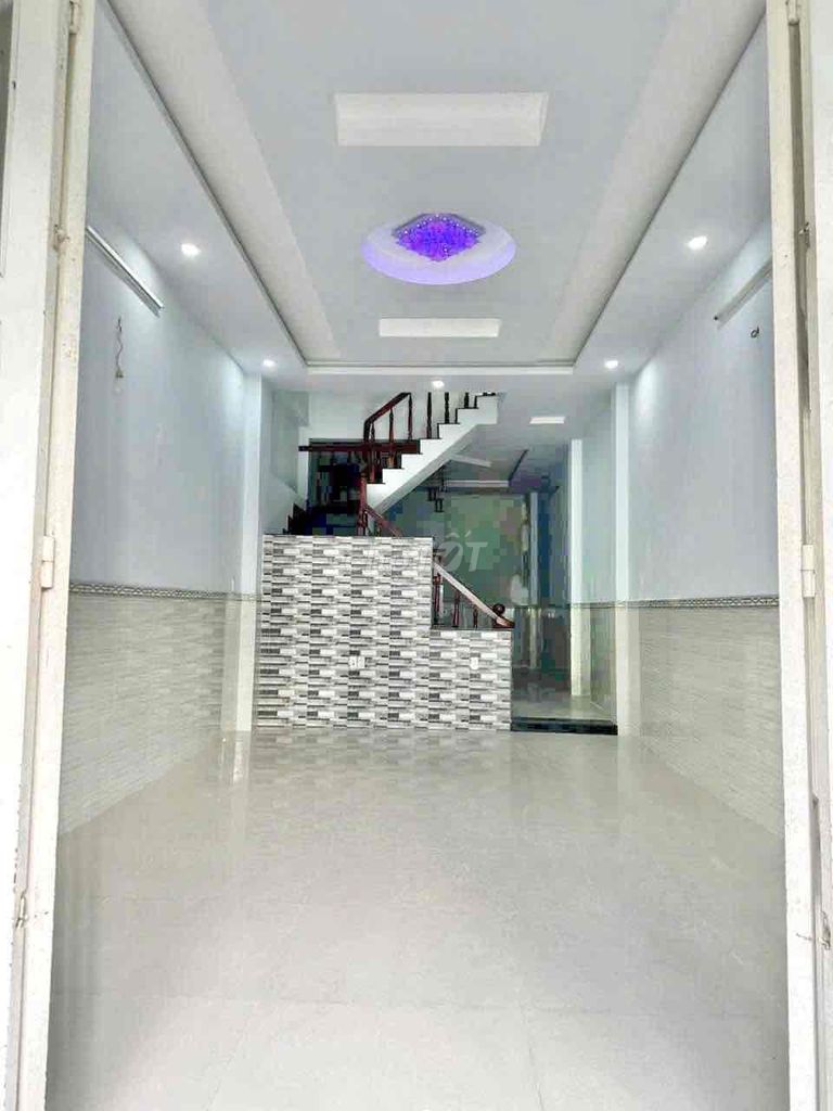 Nhà 4x17 3 Lầu 4 Phòng Ngủ 5WC - Đường Tân Hoà Đông