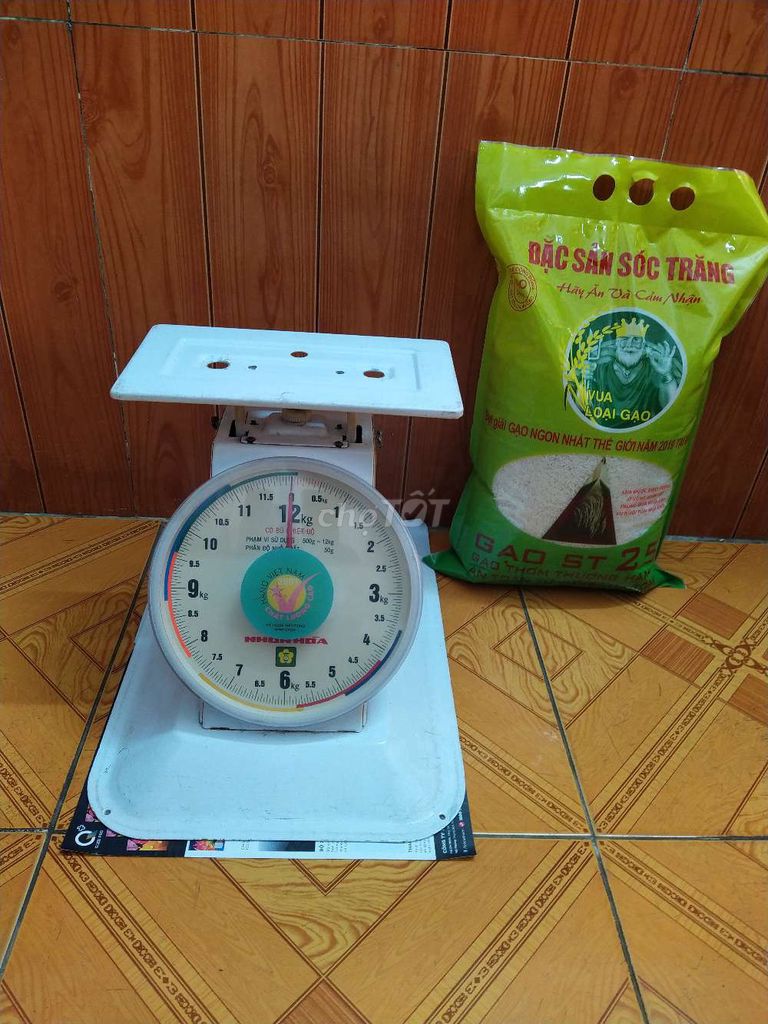 Cân trắng 12kg NHƠN HÒA khá đẹp, chính xác