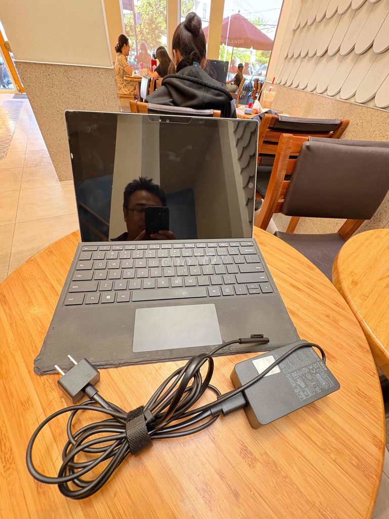 Microsoft Surface Pro 4 i7 16GB. Mua bán Máy tính bảng tại Quận 4 Tp Hồ Chí Minh được đăng bởi Robert hình 1