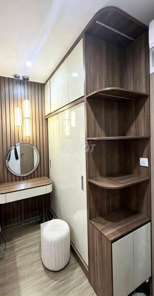 Квартира 1+ спальня с люксовой мебелью в Vinhomes Smart City