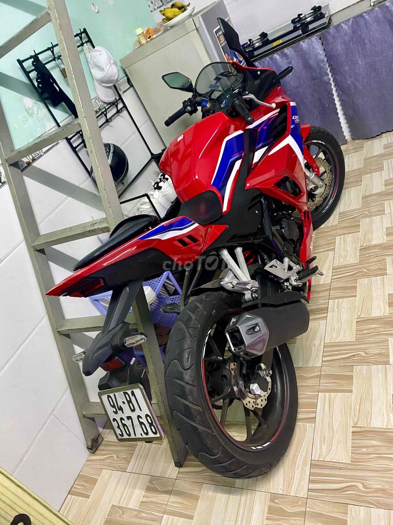 Honda CBR 150R màu Đỏ zin chính chủ. Mua bán Xe máy tại Thị xã Bến Cát Bình Dương được đăng bởi hoang hình 3