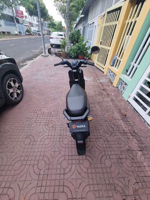 Xe máy điện Yadea Vekoo Xanh Đen