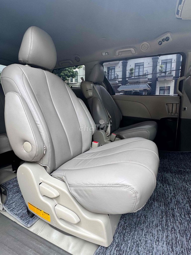Toyota Sienna 2010 bản LE 2 cửa điện - 80000 km. Mua bán Ô tô tại Quận Bình Tân Tp Hồ Chí Minh được đăng bởi tài hình 13