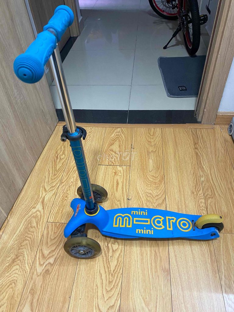 Thanh lý xe Scooter M-cro của Thuỵ sĩ!