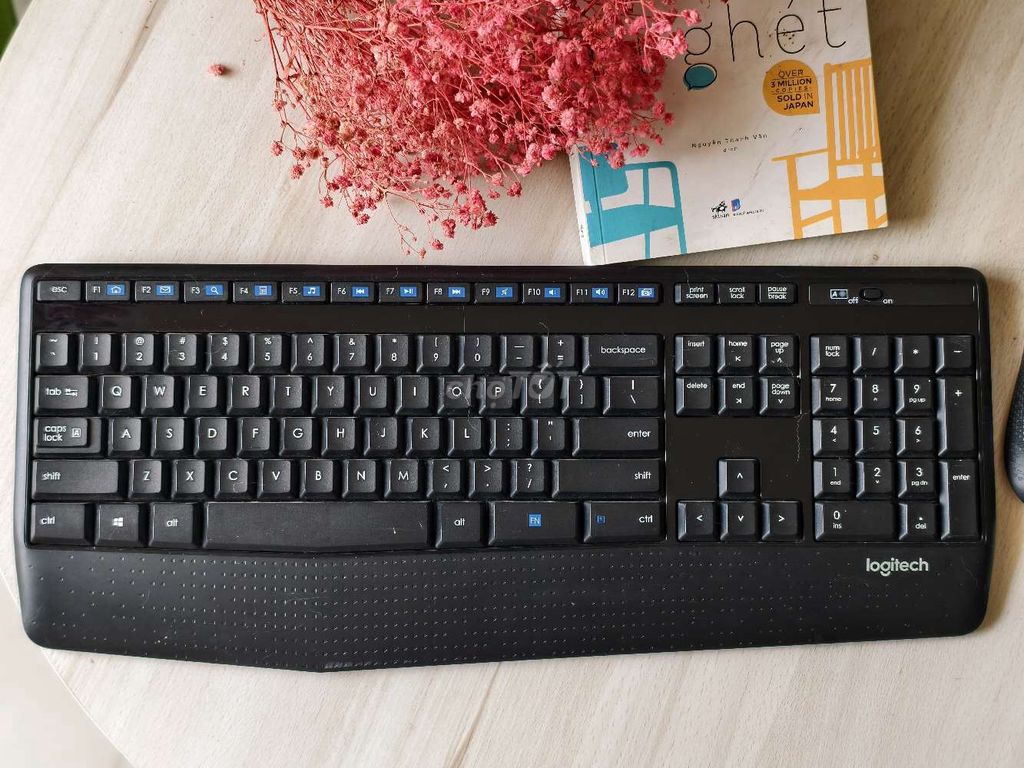 Bàn phím không dây Logitech Đen. Mua bán Phụ kiện (Màn hình, Chuột...) tại Thành phố Thủ Đức Tp Hồ Chí Minh được đăng bởi Như Ngọc hình 1