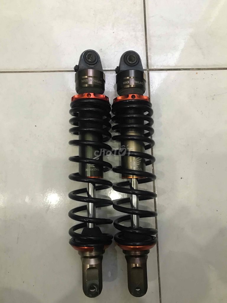 cần bán cặp phuộc thailand còn tốt. Mua bán Phụ tùng xe tại Quận Bình Thạnh Tp Hồ Chí Minh được đăng bởi Gia Bao hình 1