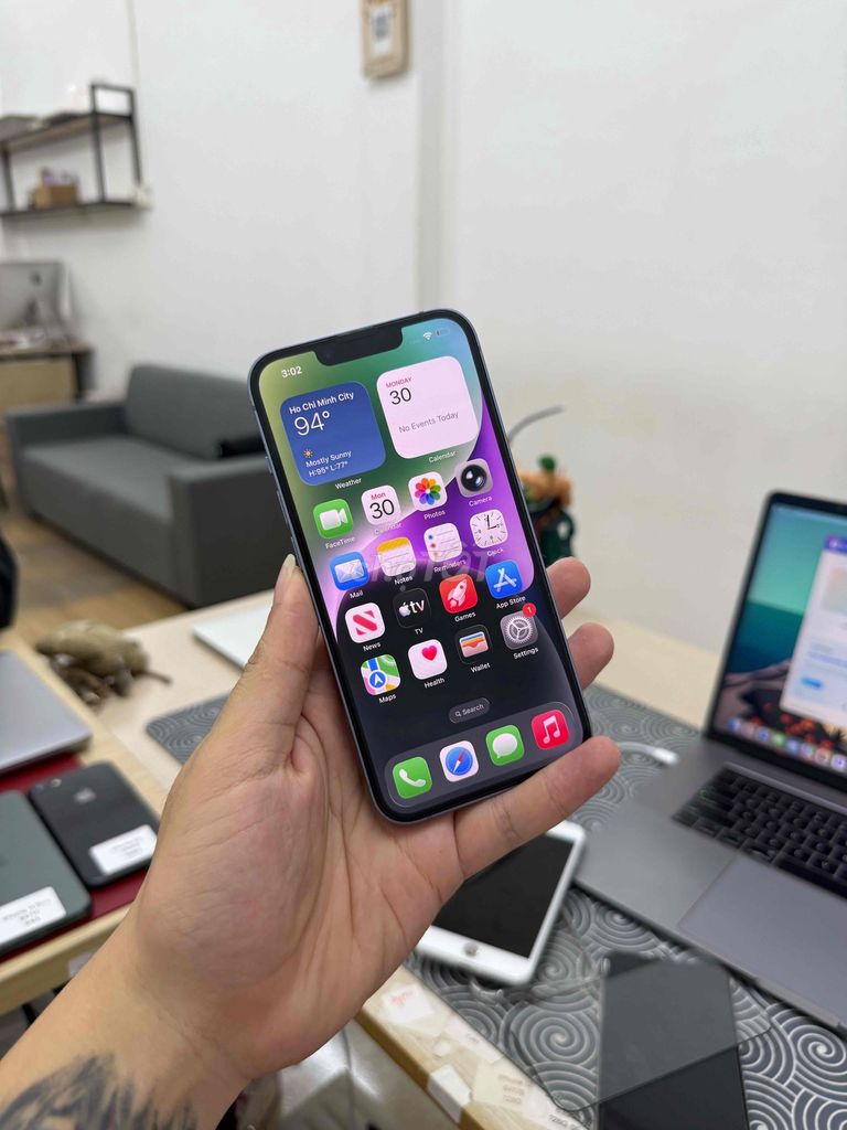 iPhone 14 QTE 128GB QTE Zin Có Khay Sim Nguyên Bản. Mua bán Điện thoại tại Quận Đống Đa Hà Nội được đăng bởi Hà Nội Mobile Bao Duyệt Nợ Xấu hình 1