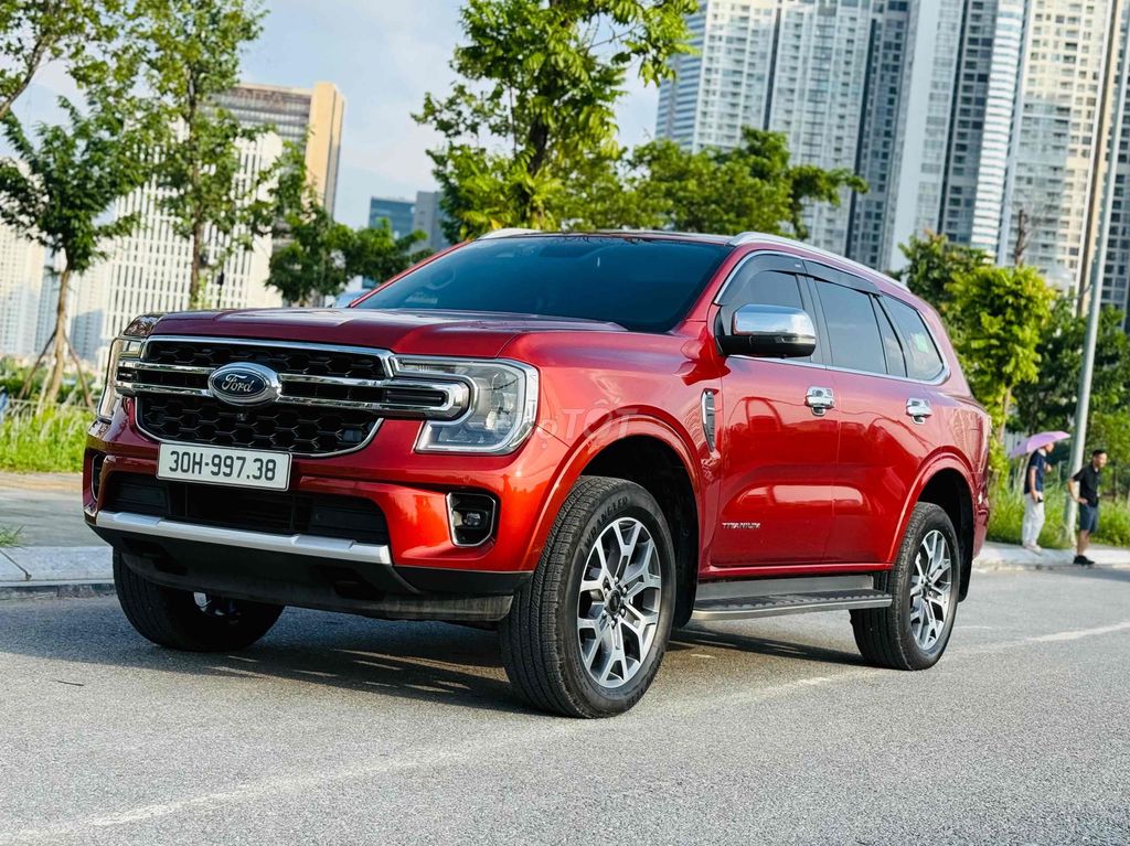 Ford Everest Titanium 2022 1 cầu Đỏ 7 vạn