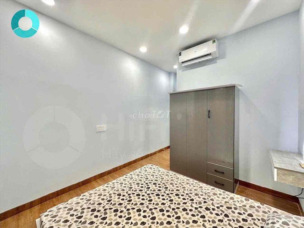 PHÒNG 30m2 Ban Công Phú Nhuân