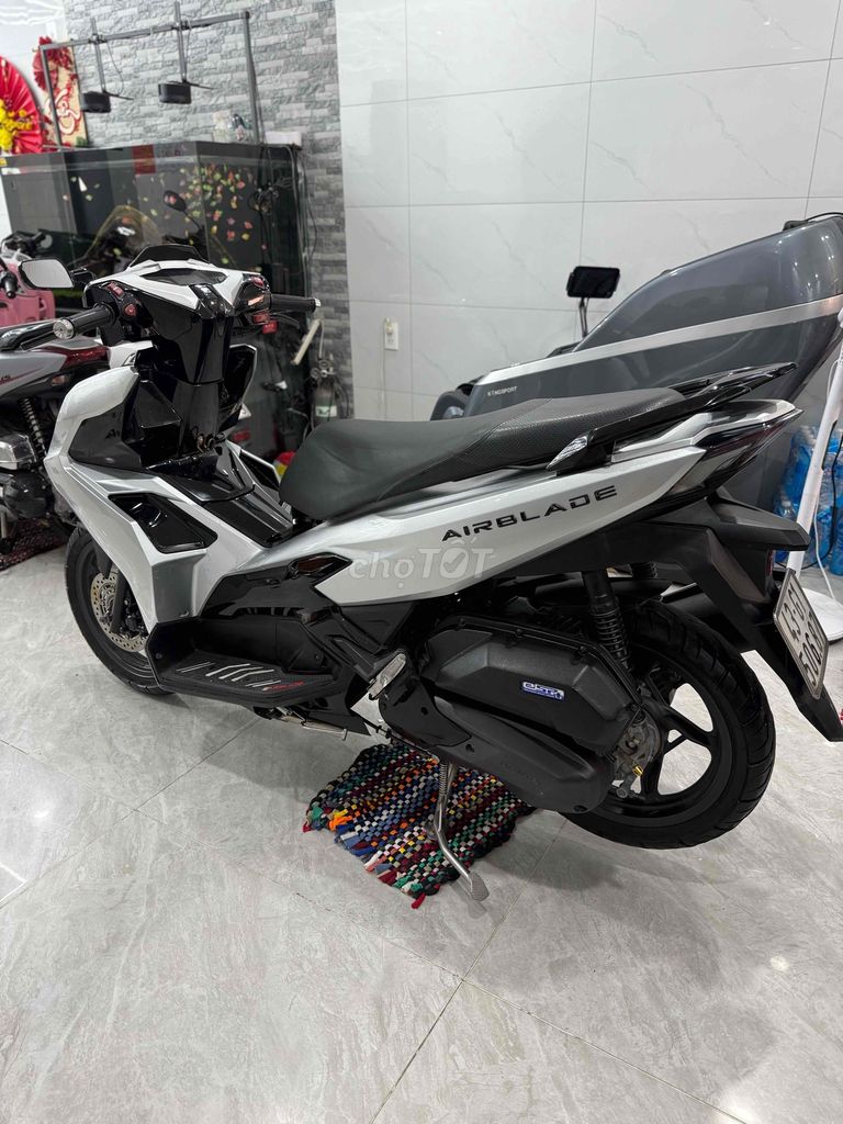 Honda Air Blade 125 серебристо-черный