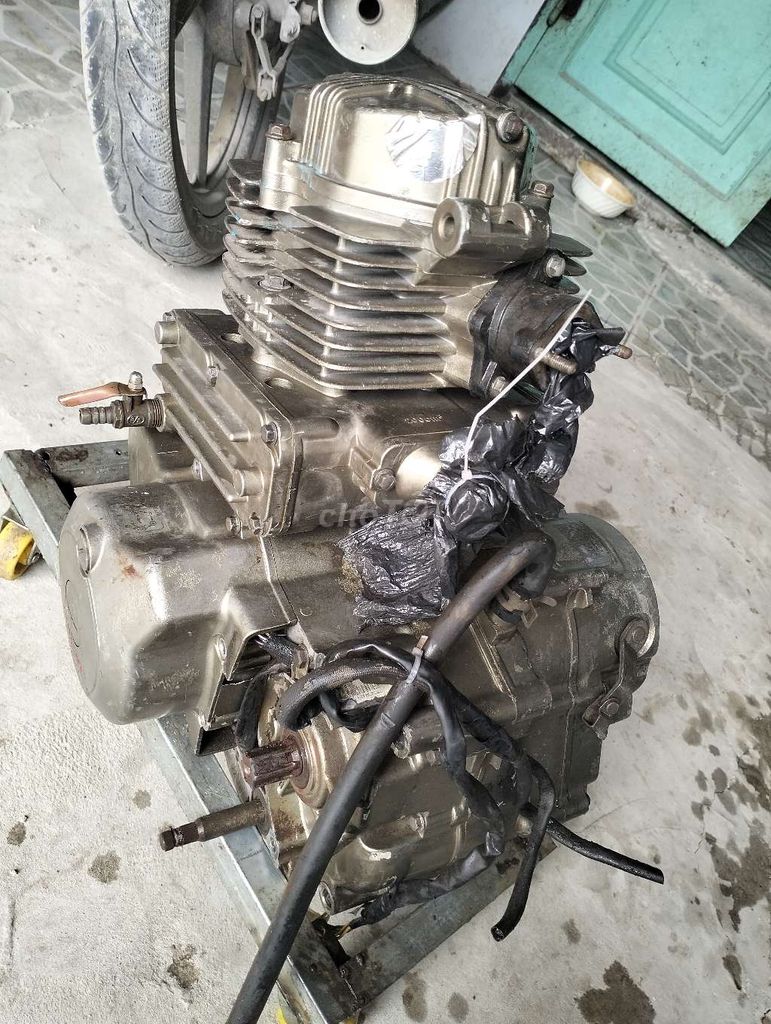Động cơ Loncin 200cc Bạc. Mua bán Phụ tùng xe tại Huyện Đức Hòa Long An được đăng bởi Nguyễn Quốc hình 6
