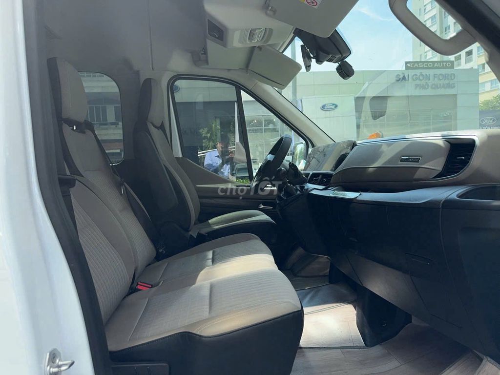 Ford Transit 2025 Premium - 13600 km. Mua bán Ô tô tại Quận 7 Tp Hồ Chí Minh được đăng bởi Trần Hoàng Long hình 6