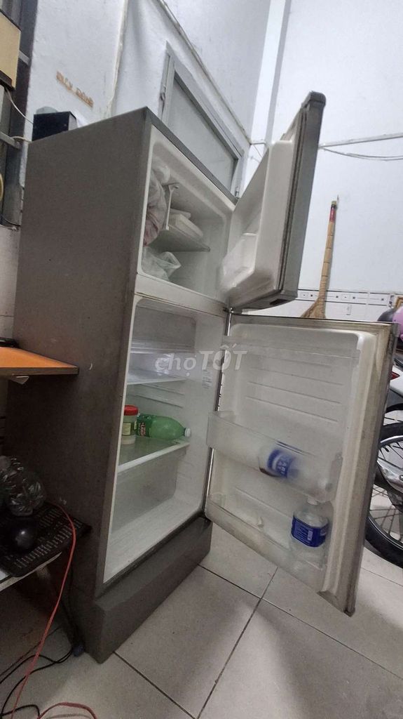 Tủ lạnh Xám Tiết kiệm điện êm ái. Mua bán Tủ lạnh tại Thành phố Thủ Dầu Một Bình Dương được đăng bởi nhà quê hình 1