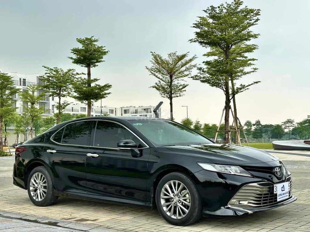 Bán Toyota Camry 2019 2.0G Đen Đẹp Giá Tốt