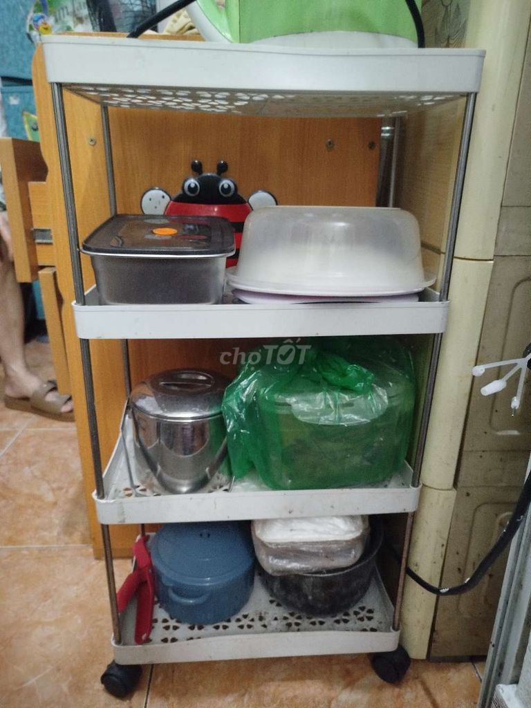 Kệ để đồ nhựa màu trắng. Mua bán Tủ, kệ gia đình tại Quận Đống Đa Hà Nội được đăng bởi Yến hình 1