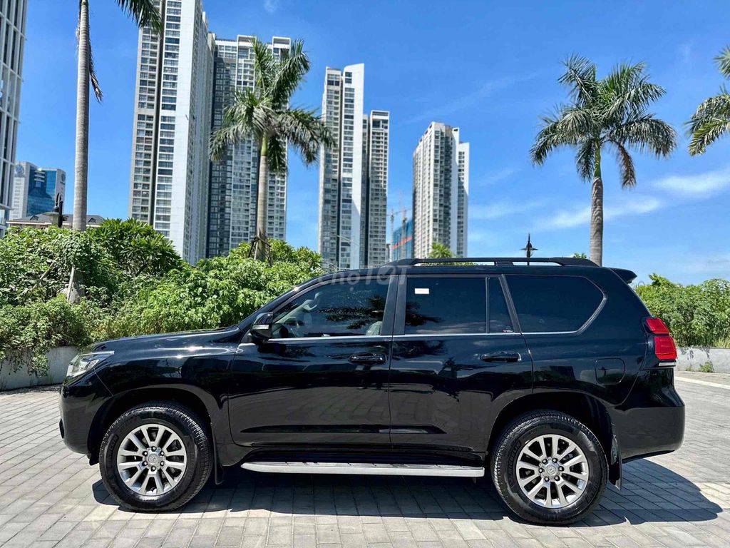 Prado VX sx 2020 màu đen siêu đẹp. Mua bán Ô tô tại Quận Cầu Giấy Hà Nội được đăng bởi Cao Quý hình 4