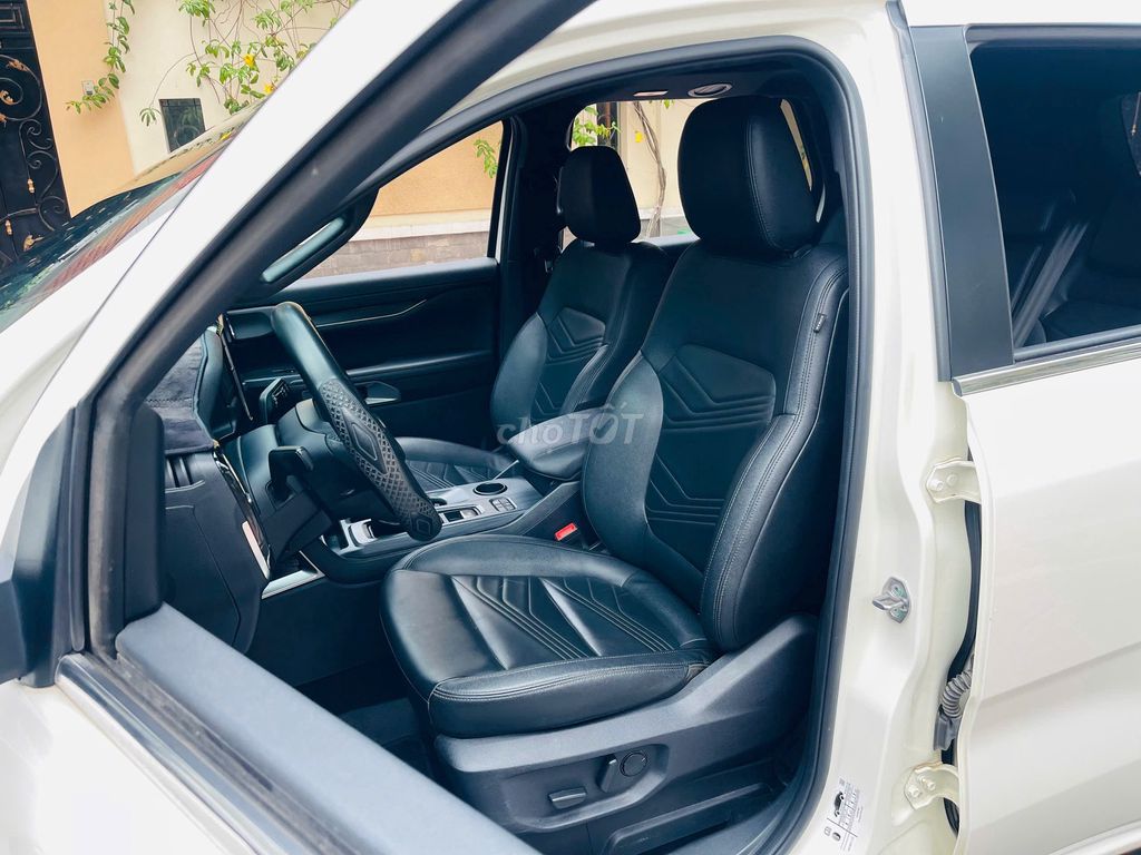 Ford Everest 2023 Titanium 4x2 AT 44800 km. Mua bán Ô tô tại Quận 3 Tp Hồ Chí Minh được đăng bởi Trần Hoàng Long hình 4