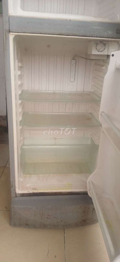 Tủ lạnh Sanyo Xám Đã qua sử dụng. Mua bán Tủ lạnh tại Quận Hoàn Kiếm Hà Nội được đăng bởi Chu văn hồng hình 1