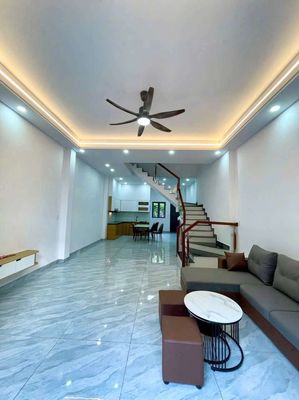 Nhà 1 trệt 2 lầu Full nội thất gần ngã 6 An phú