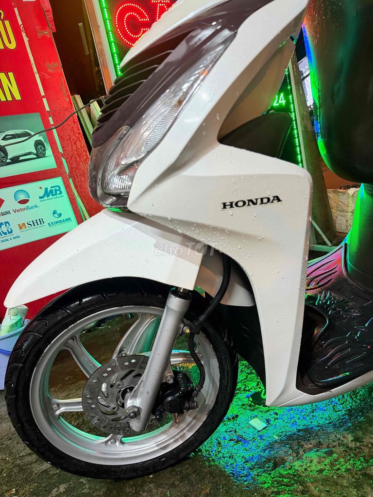 Honda Vision 2016, отличное состояние, полный комплект, документы в порядке