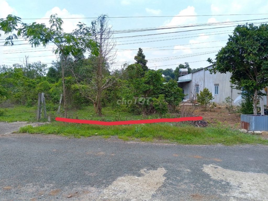 Kẹt tiền bán gấp lô đất 10m ngang MT đường nhựa gần vòng xoay Hắc Dịch