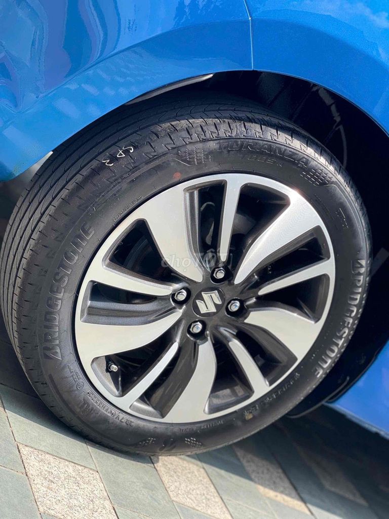 Suzuki Swift 2019 GLX 1.2 CVT - 72000 km. Mua bán Ô tô tại Quận Long Biên Hà Nội được đăng bởi Mr Tài Oto hình 2