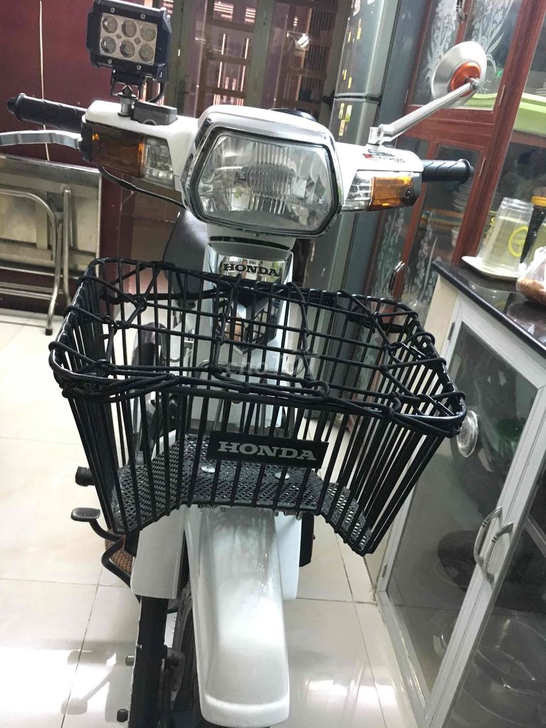 Honda Dream kiểng Cọp màu Trắng Sport, 2 thắng đĩa. Mua bán Xe máy tại Quận 4 Tp Hồ Chí Minh được đăng bởi Pham Van Minh hình 1