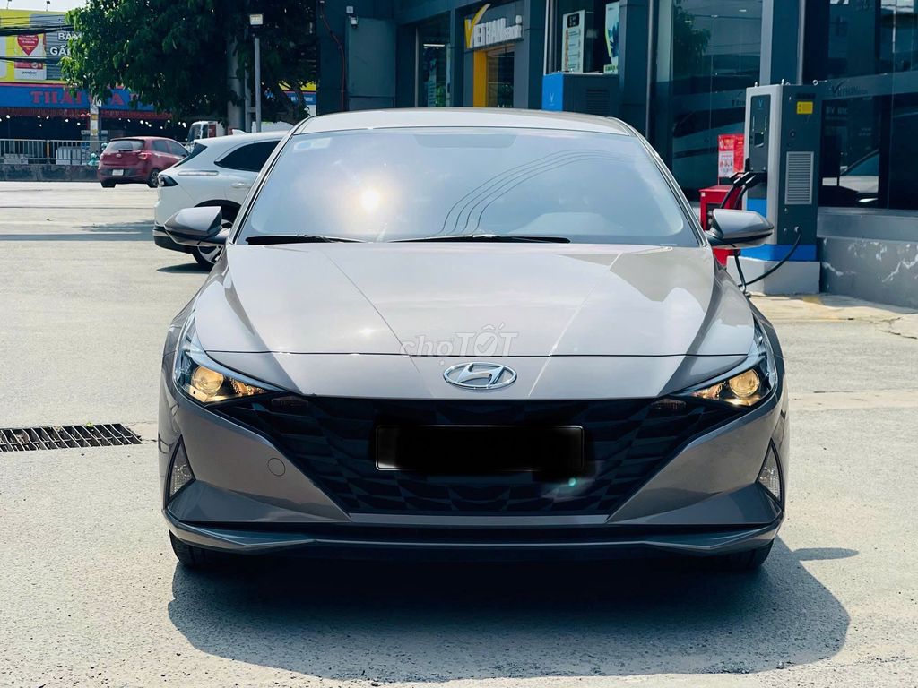 Hyundai Elantra 2023 1.6 AT Tiêu chuẩn màu xám