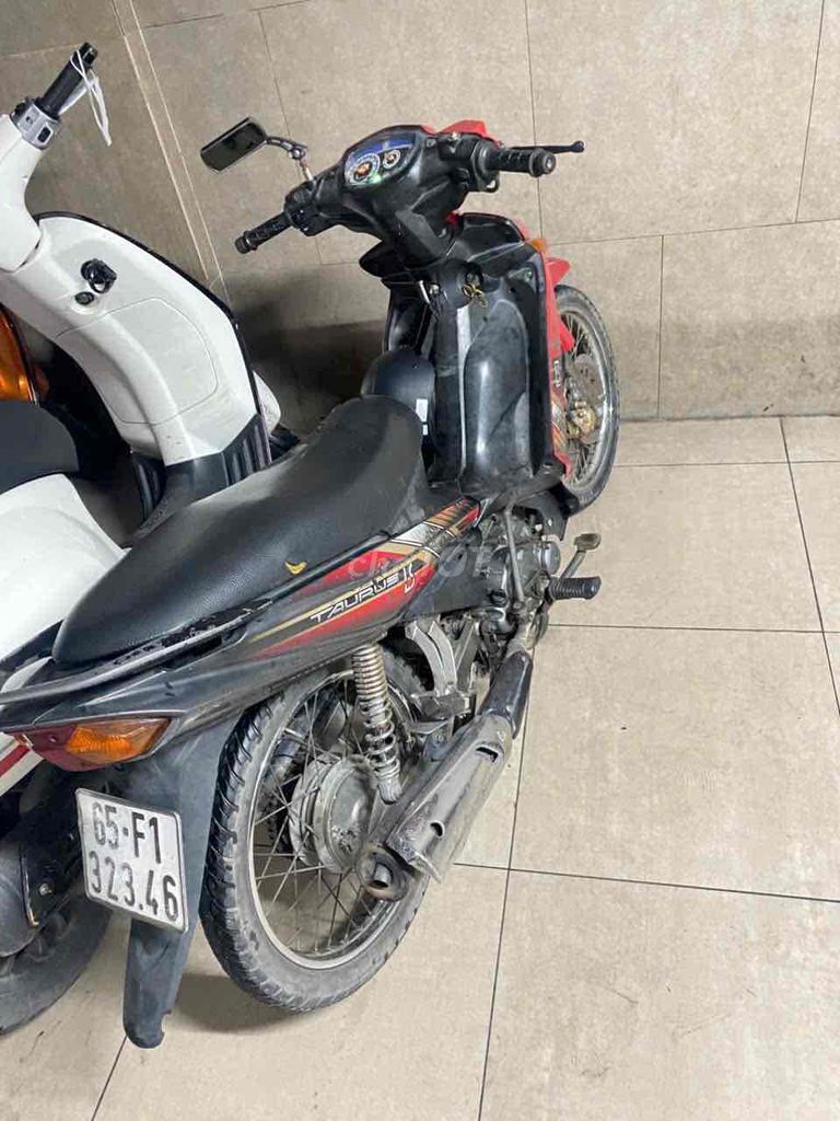 Yamaha Taurus Красно-черный мопед