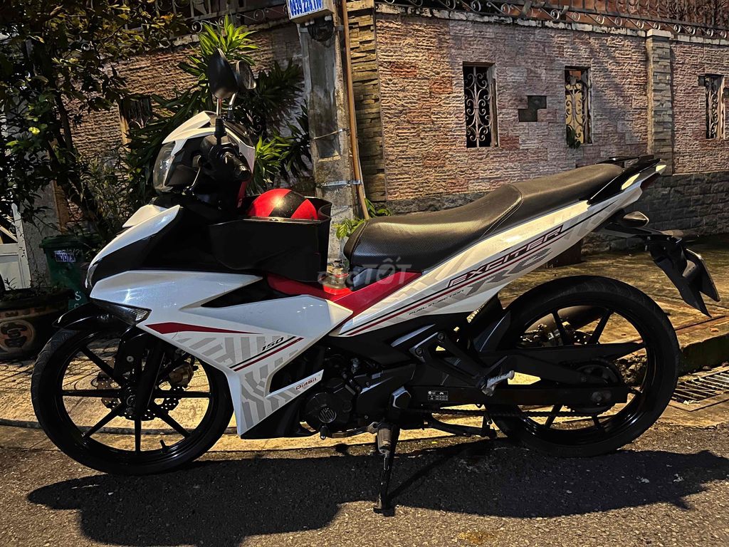Yamaha Exciter 150 Trắng Đen Đỏ. Mua bán Xe máy tại Quận Tân Bình Tp Hồ Chí Minh được đăng bởi ân hoài hình 1