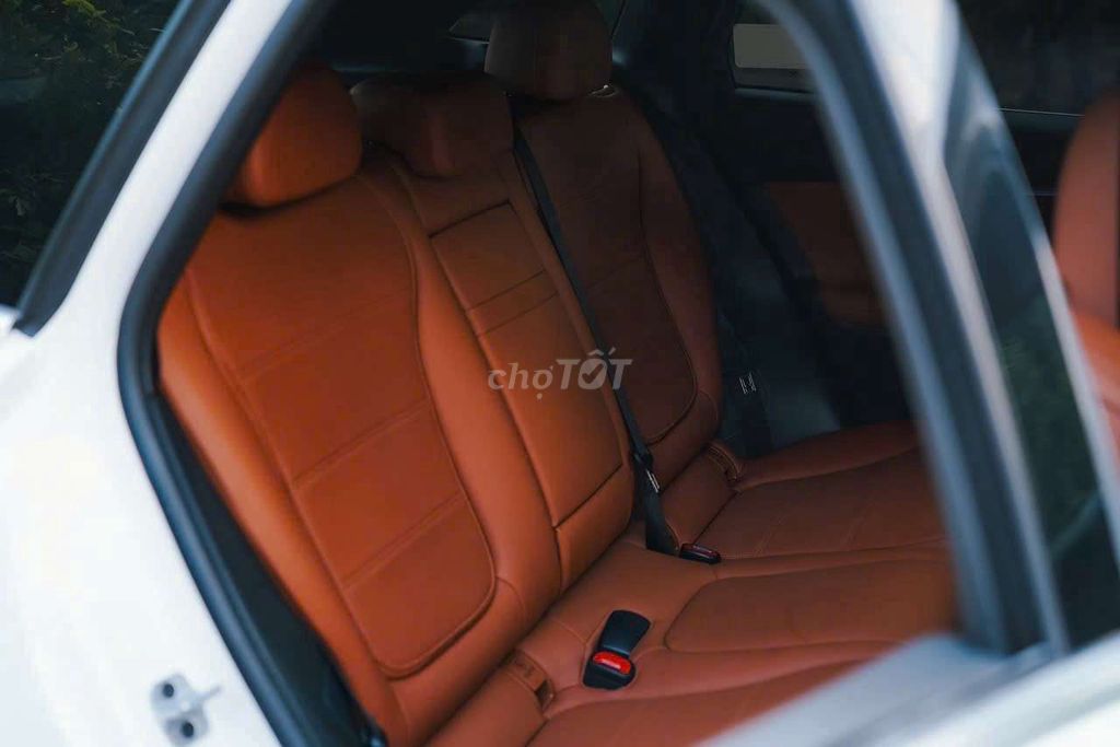 Mercedes GLC200 4matic 2023 Trắng. Mua bán Ô tô tại Quận 7 Tp Hồ Chí Minh được đăng bởi Hoàn Lee Xe Lướt hình 18