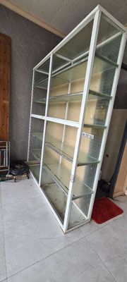Tụ trưng bầy nhôm kính. Mua bán Tủ, kệ gia đình tại Quận Tân Bình Tp Hồ Chí Minh được đăng bởi cuong cuong