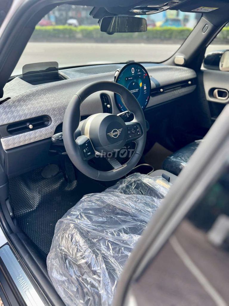 Mini Cooper S 5 Door, thơm mùi mới, đi đúng 143 km. Mua bán Ô tô tại Quận Long Biên Hà Nội được đăng bởi Long Biên Cars hình 11