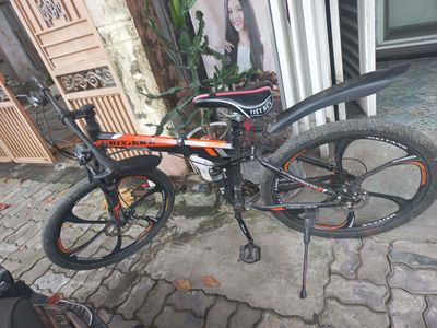 Cần bán lại chiếc xe đạp y như vậy nhưng màu trang. Mua bán Xe đạp tại Quận Cẩm Lệ Đà Nẵng được đăng bởi Vũ Bách Kha