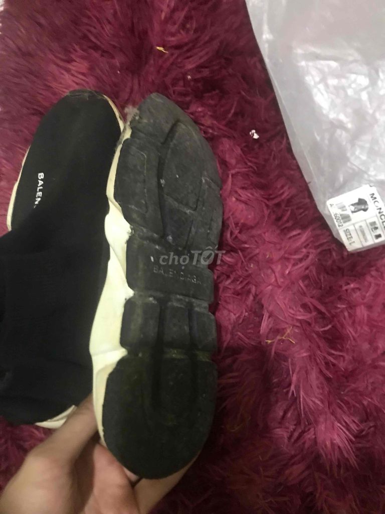 Giày thể thao Balenciaga Unisex Đen size 39. Mua bán Giày dép tại Huyện Văn Chấn Yên Bái được đăng bởi Văn Hà hình 1
