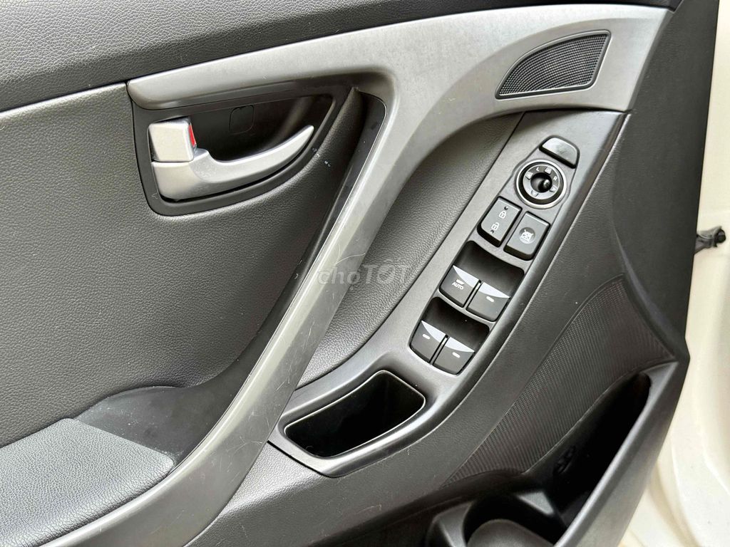 Hyundai Elantra GLS nhập 2015 1.8 AT. Mua bán Ô tô tại Quận Tân Phú Tp Hồ Chí Minh được đăng bởi Lê Băng Vinh hình 12