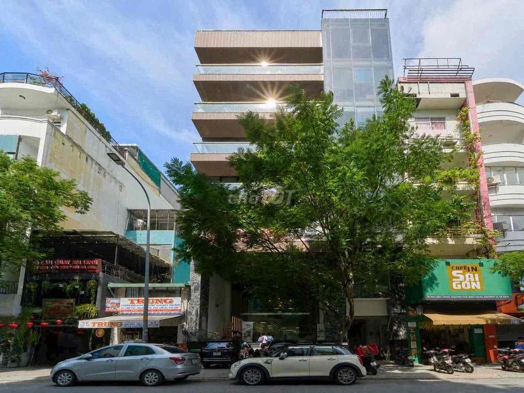 CHO THUÊ TÒA NHÀ MẶT TIỀN PHÓ ĐỨC CHÍNH, QUẬN 1