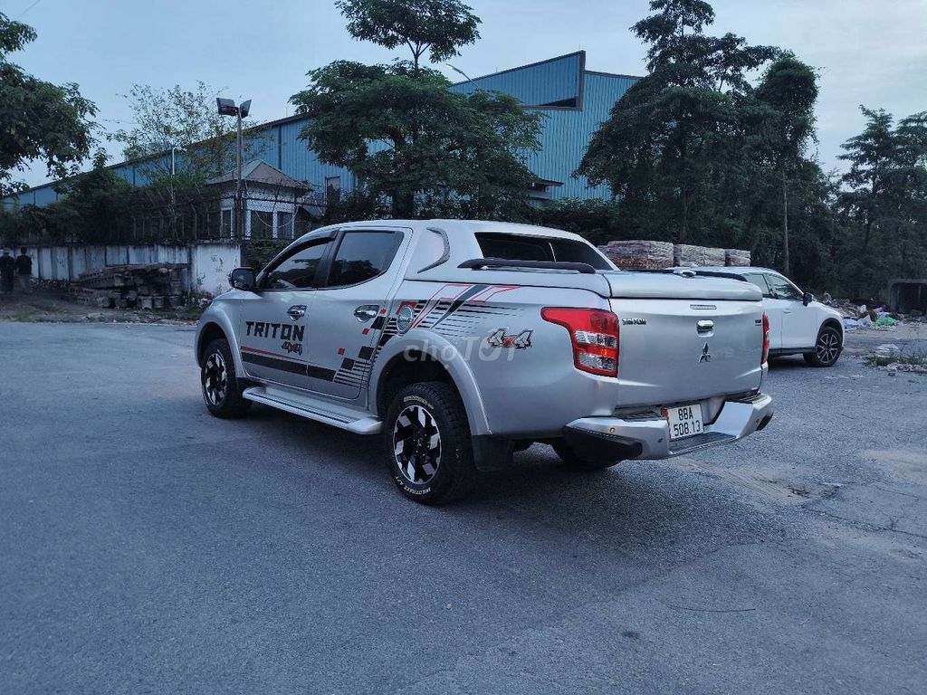 Mitsubishi Triton 2017 4x4 AT Mivec - 120000 km. Mua bán Ô tô tại Huyện Thanh Trì Hà Nội được đăng bởi Chuyên mua bán xe Bán Tải Lướt  hình 7
