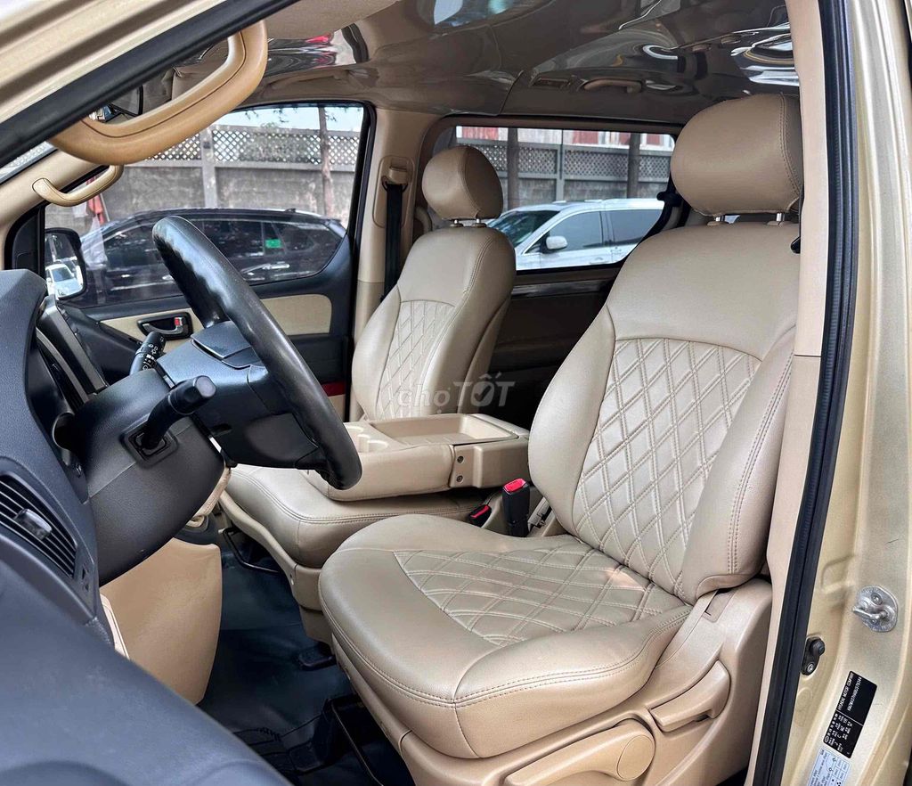 Hyundai Starex 2011 Песочный