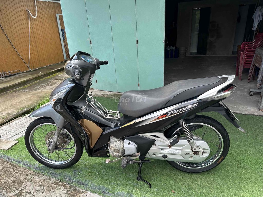 Honda Future xăng cơ 2012 máy êm ấm áo liền lạc. Mua bán Xe máy tại Huyện Thới Lai Cần Thơ được đăng bởi Trường nguyễn hình 2