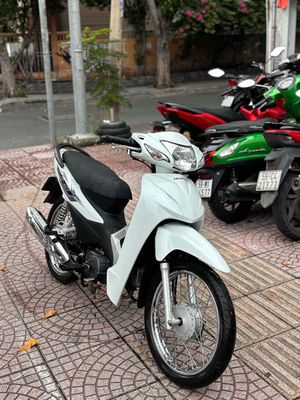 cần bán xe chính chủ công chứng liền. Mua bán Xe máy tại Quận 4 Tp Hồ Chí Minh được đăng bởi Hữu Nhân