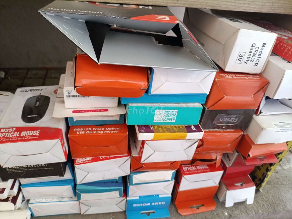 Chuột Fuhlen M352 Đen Có dây Colorful . Mua bán Phụ kiện (Màn hình, Chuột...) tại Thành phố Thủ Đức Tp Hồ Chí Minh được đăng bởi Cũ Giá Rẻ hình 1