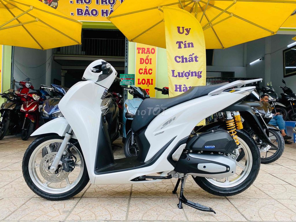 SH 160 CBS 2024 chuẩn 9k km độ kiểng siêu đẹp✅. Mua bán Xe máy tại Quận Ninh Kiều Cần Thơ được đăng bởi Hiếu Xe máy Tân Liên Hưng 2 hình 2