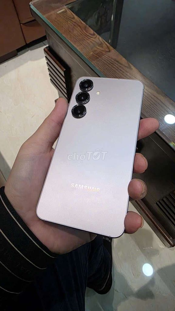 Samsung S25 12GB/256GB Bạc. Mua bán Điện thoại tại Quận Hoàn Kiếm Hà Nội được đăng bởi limosin hình 1