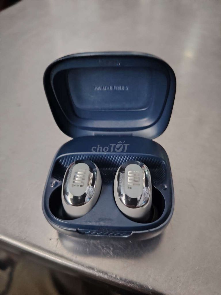 Tai nghe JBL Live Free 2 TWS Trắng. Mua bán Tivi, Âm thanh tại Quận 3 Tp Hồ Chí Minh được đăng bởi tuấn vũ hình 1