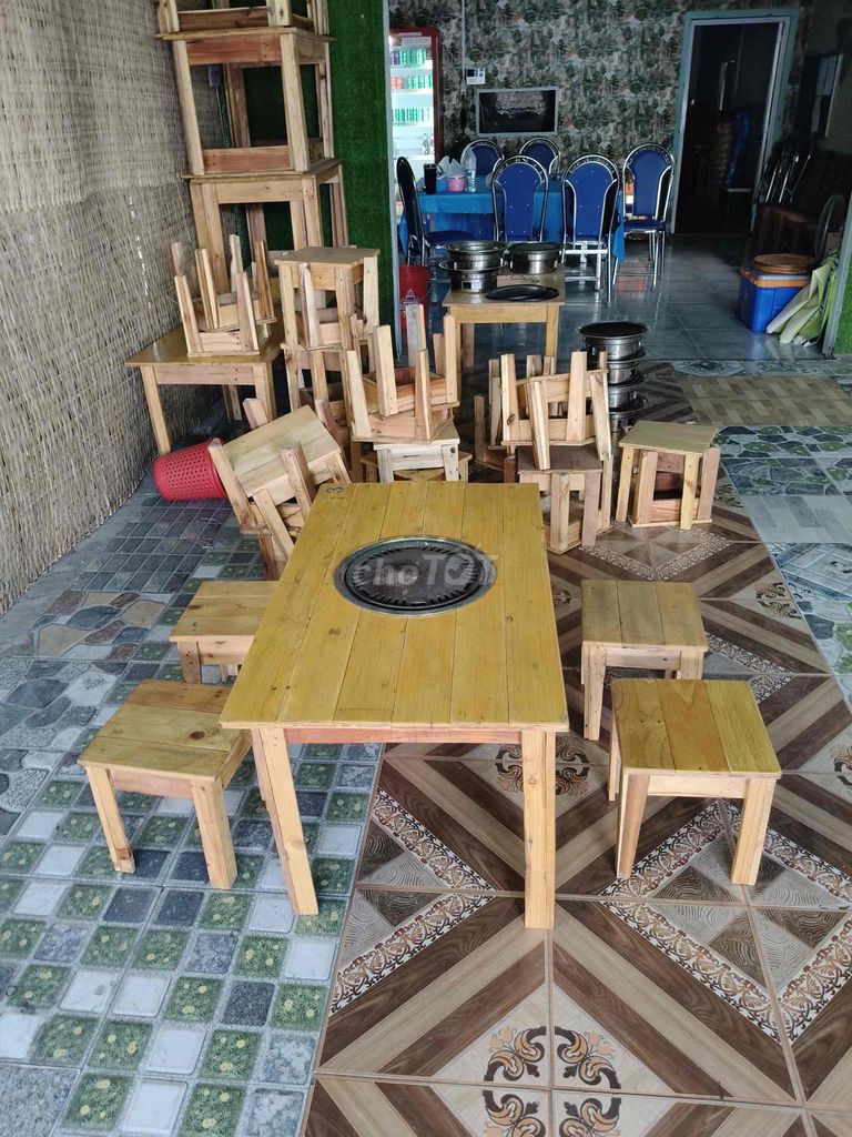 Bàn ghế ăn Gỗ đặc Vàng gỗ. Mua bán Bàn ghế tại Quận Cái Răng Cần Thơ được đăng bởi Đồ củ minh trí hình 1