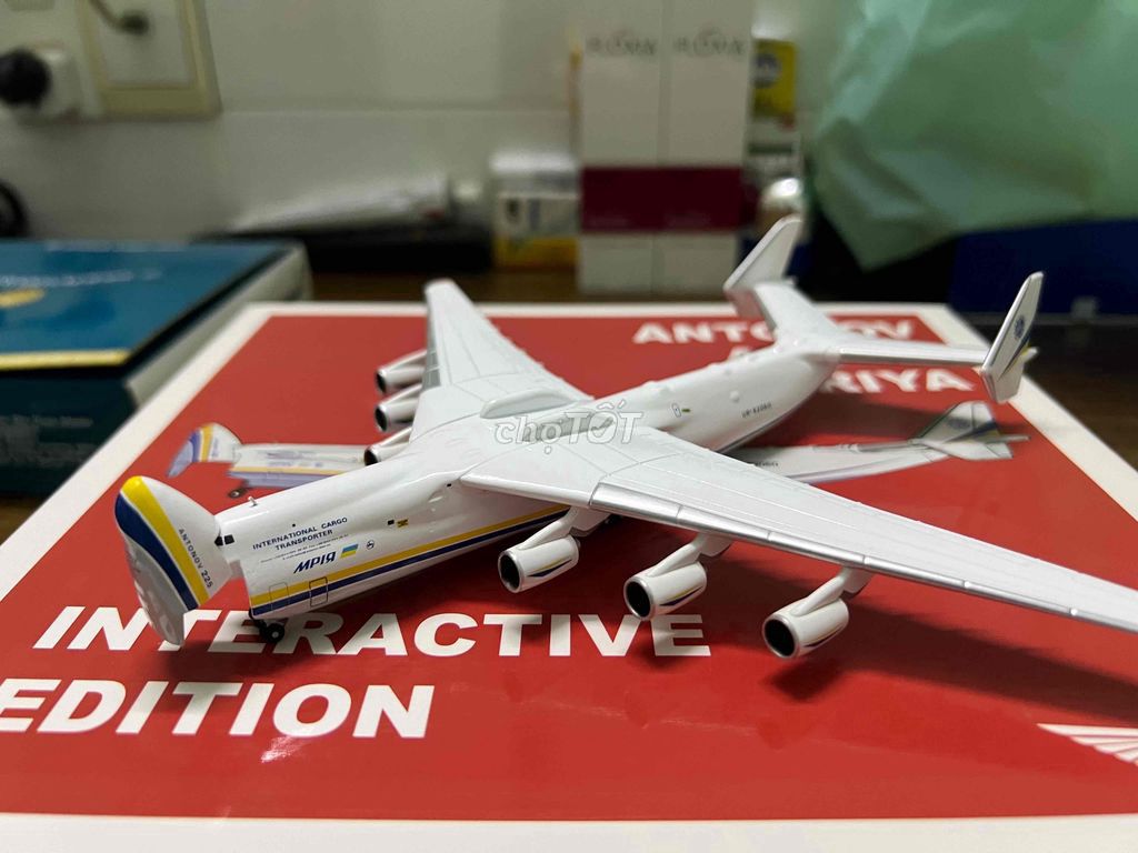 Mô hình máy bay AN-225 tỉ lệ 1:400