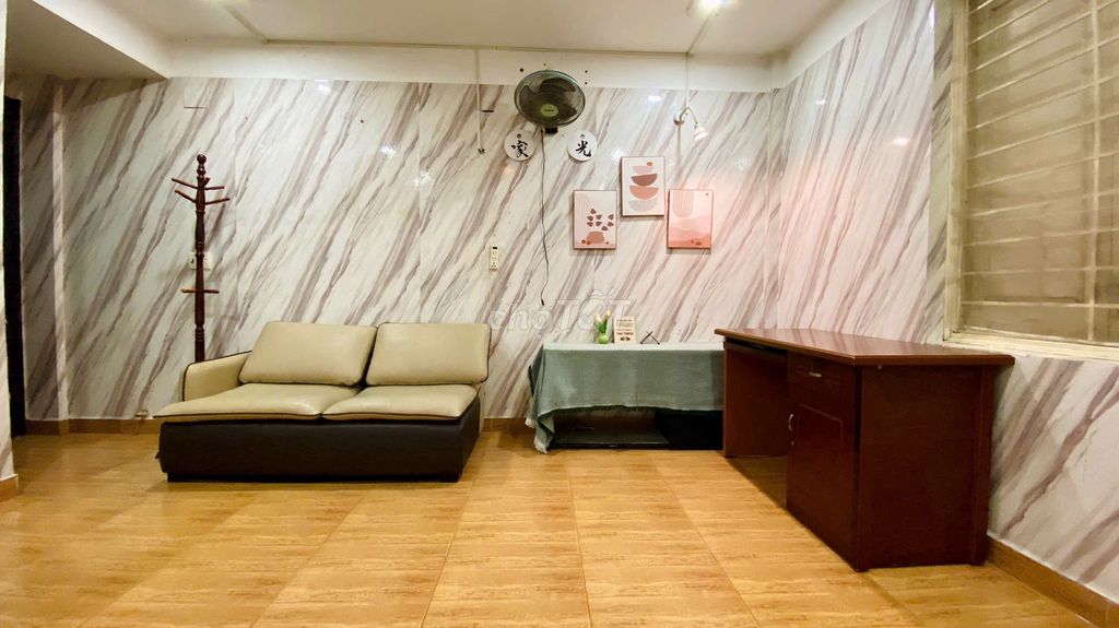 Phòng siêu rộng 35m2 nội thất đầy đủ